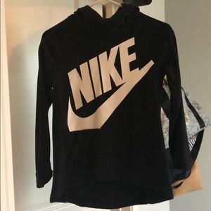 Nike kids medium